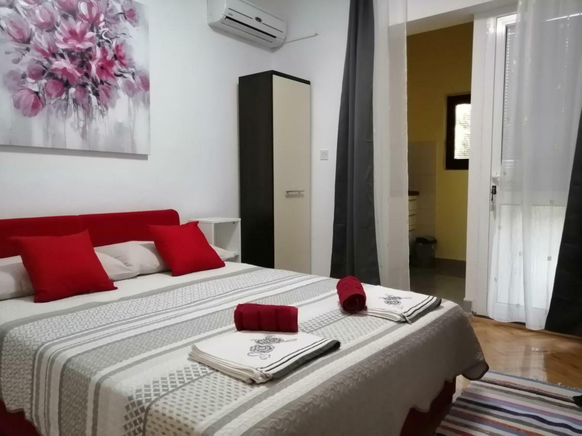 Apartmani Korina Стариград-Пакленица Экстерьер фото